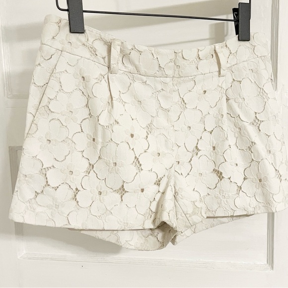 Diane Von Furstenberg White Floral Lace Applicate Authentic Shorts Mini Size 6 - Picture 3 of 7